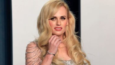 Rebel Wilson partage un message puissant après avoir révélé qu'elle avait pris du poids pendant ses vacances en Europe